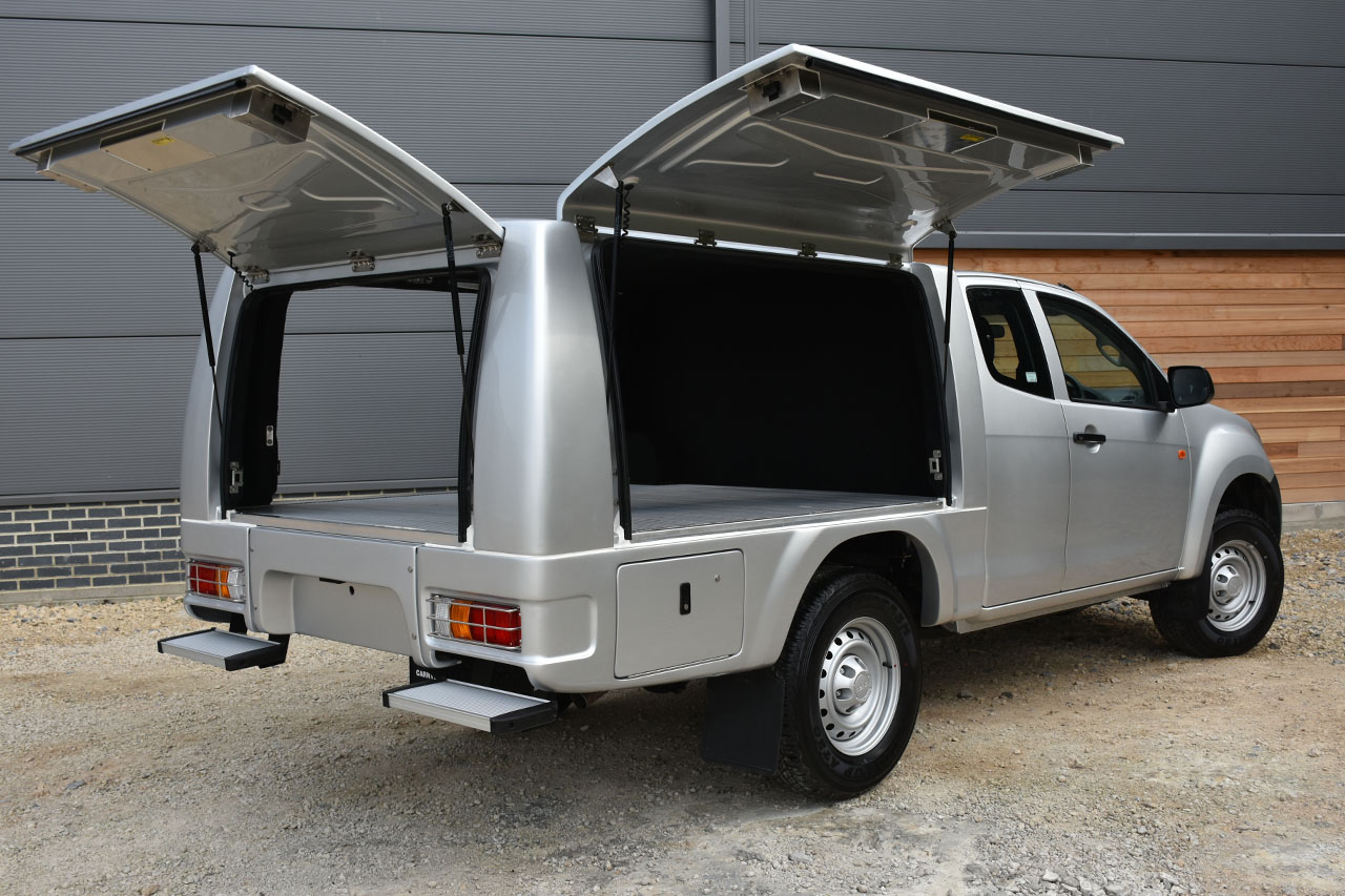 D-Max Rear Step on a commercial hardtop canopy